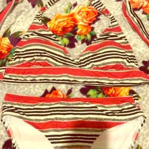 Red, black, and white two piece❤️🏖